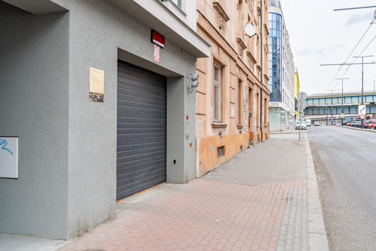 Brand New Studio Apartment #51 With Free Secure Parking In The Center Prag Dış mekan fotoğraf